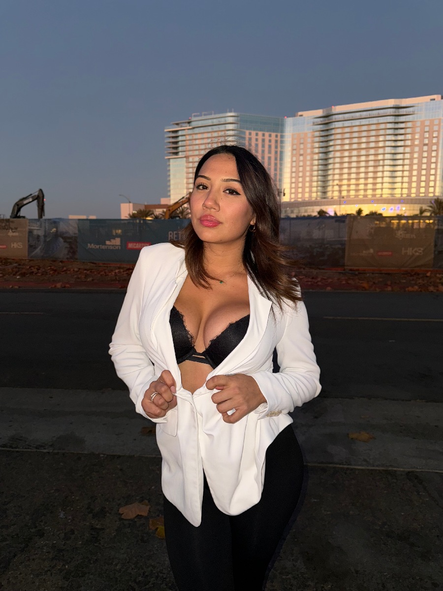 Take a pause and enjoy Ali Cruz — streaming from Omdurman