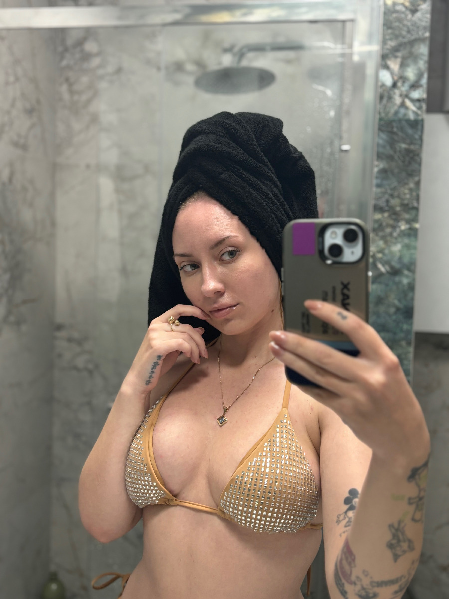 Nude girl KateV in Omdurman