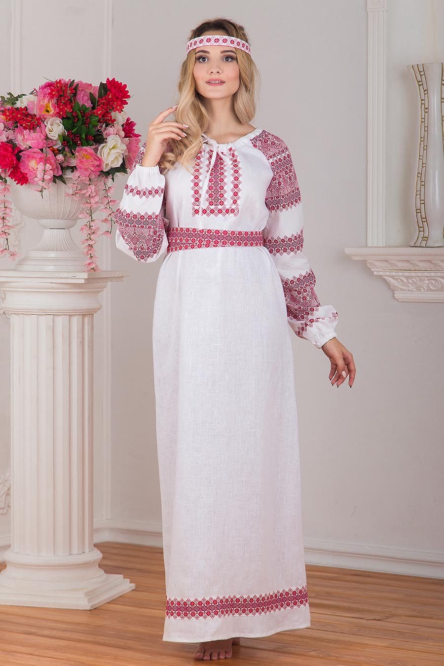 Women in Slavic costumes in Omdurman